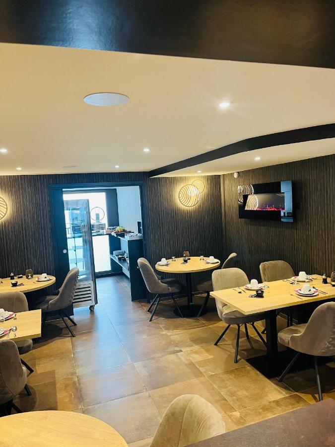 Hotel Restaurant De La Marne Paimpol Exteriör bild