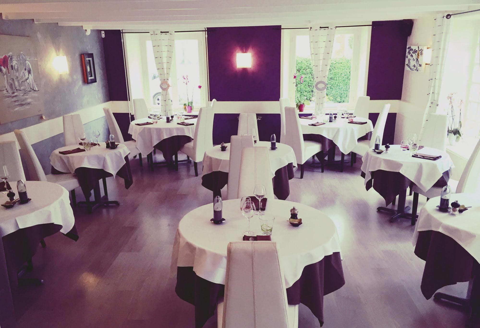 Hotel Restaurant De La Marne Paimpol Exteriör bild