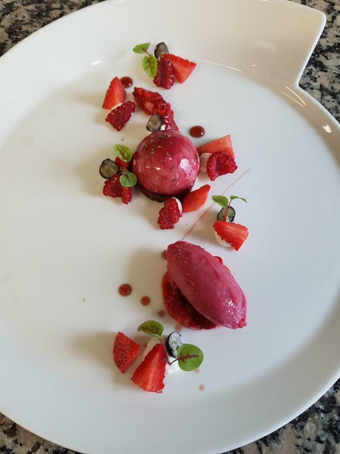 Hotel Restaurant De La Marne Paimpol Exteriör bild